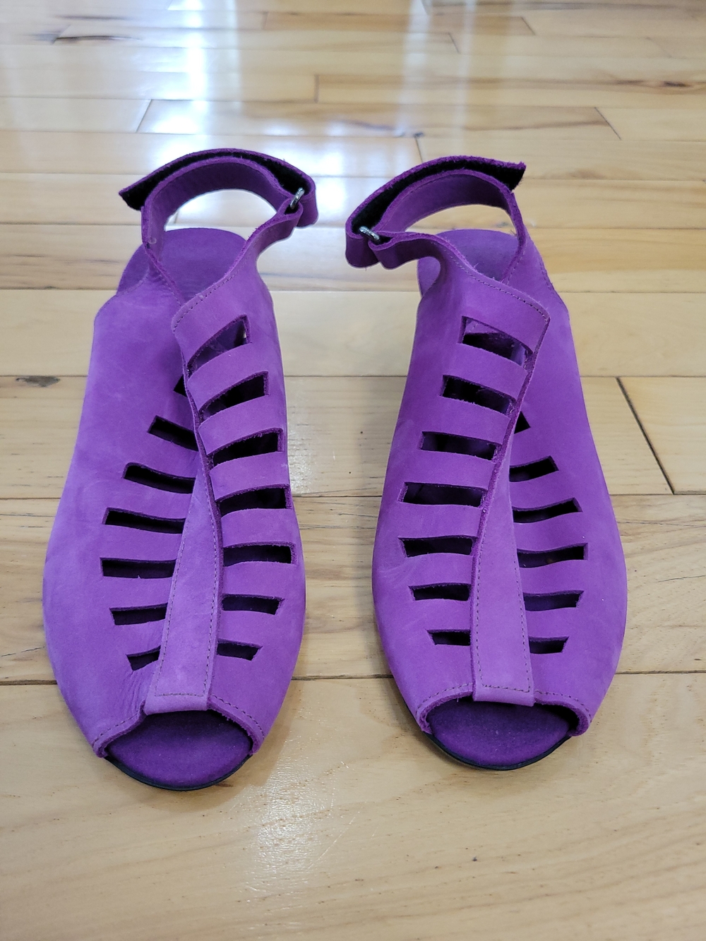 Munro Vibrant Purple Cutout Ankle-Strap Sandals